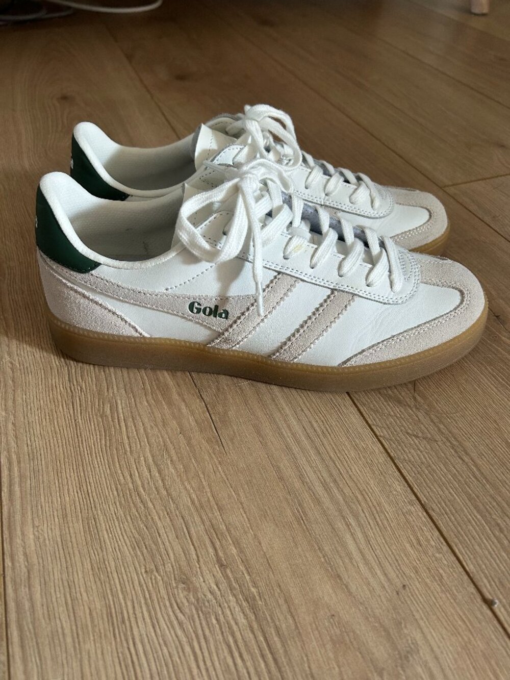 Gola Viper Leather Sneaker in White/Green Size in Size 8